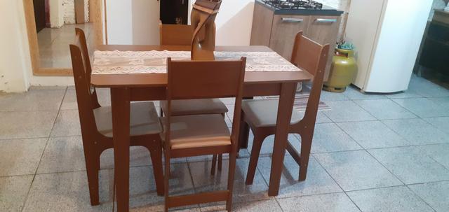 Mesa 4 cadeiras