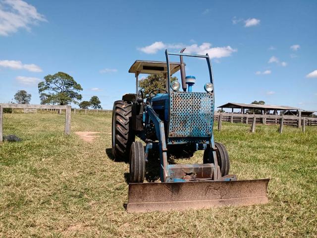 Ford 6600 com lâminas é uma niveladora - Foto 3