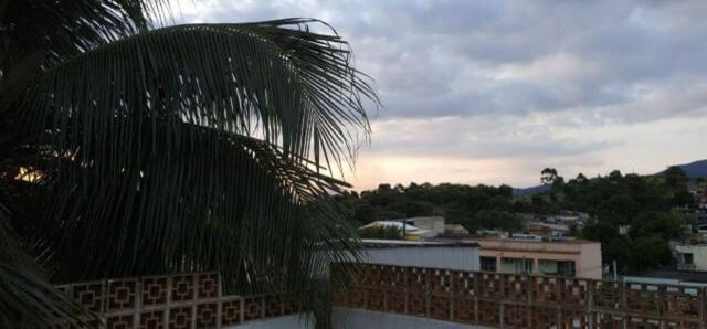Alugo linda casa em Campo Grande - Foto 6