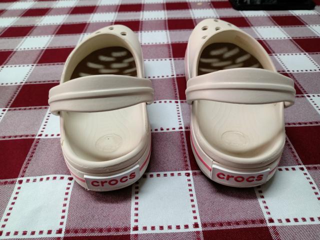 Vendo sandália CROCS infantil - Foto 2