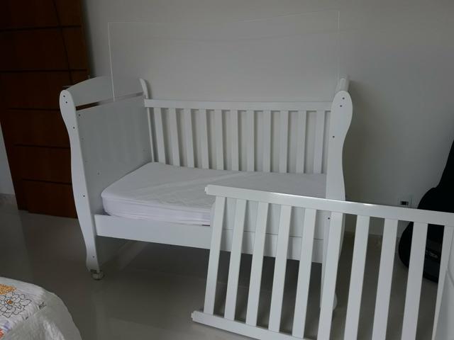 Vendo berço super conservado com colchão infantil. Em Governador Mangabeira-BA - Foto 3