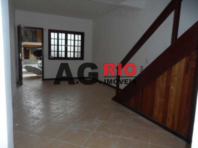 Casa de condomínio à venda com 2 dormitórios cod:FRCN20020