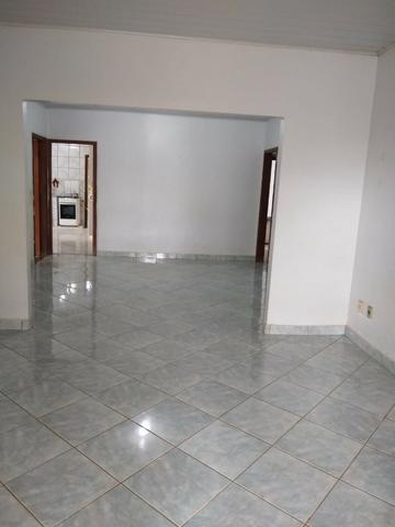 Venda/locação de casa ampla em um dos melhores bairro da cidade, confiram! - Foto 2