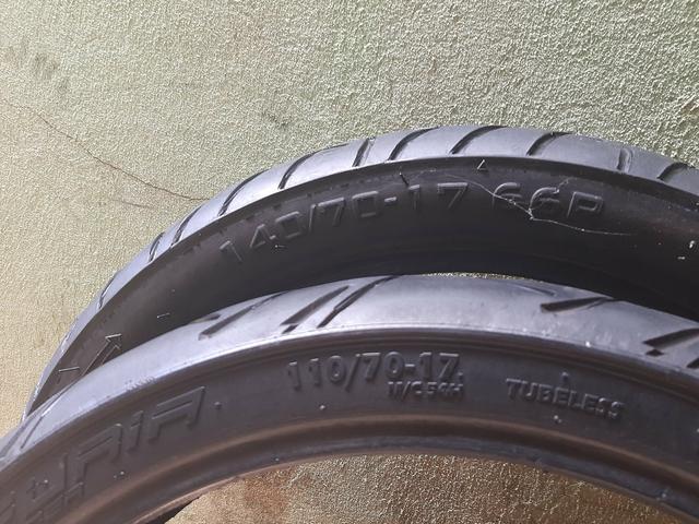 Vendo par de pneus cb300 twister ou fazer