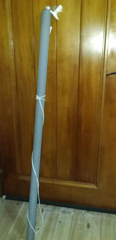 Vendo de barbada :Uma cortina rolo blecaute , e a outra cortina Pvc horizontal