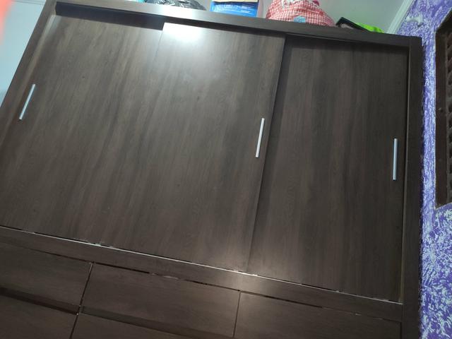 Guarda roupa novo , só está com 3 gavetas soltas