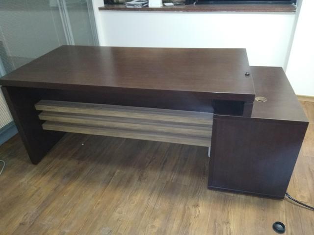 Mesa de Escritório Executiva