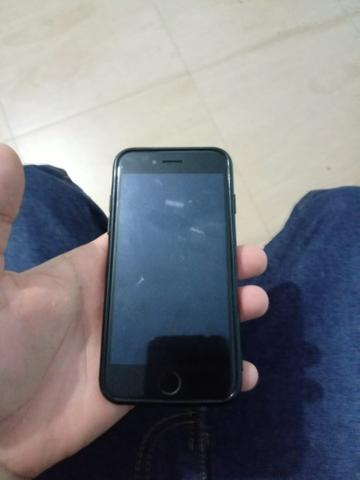 Vendo iPhone 8 de 64g tudo ok