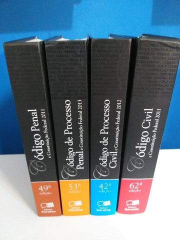 Códigos Saraiva Capa Dura Usados Direito