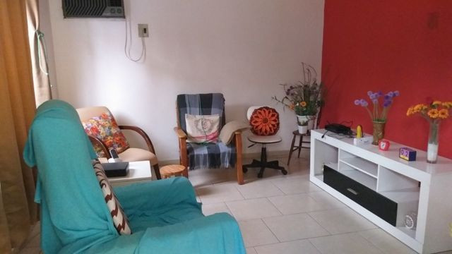 Casa linear, 142 m² com 1 quarto e 2 suítes e copa cozinha