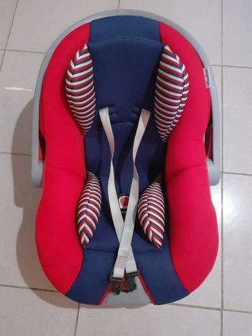 Bebê conforto seminovo Voyage