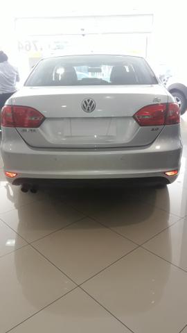 Jetta 2.0 automático km48.000 Jonathan 21 9 7 1 3 0 5 2 3 3 - Foto 3