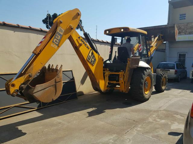 Retroescavadeira jcb 214,2008