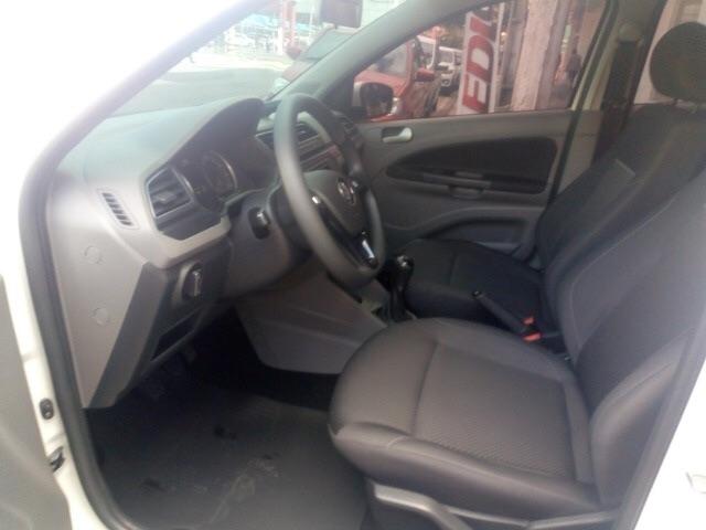 Volkswagen Voyage 1.0 comfortline entrada de 4.000,00 - Foto 5