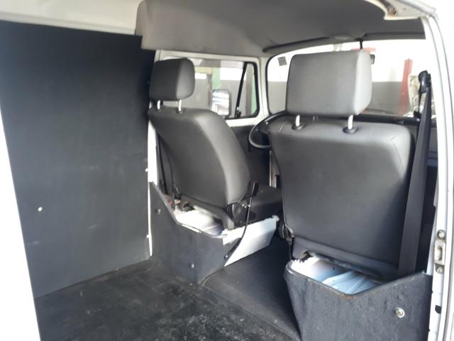 Kombi furgão ano 2012 apenas 6.000 km - Foto 9