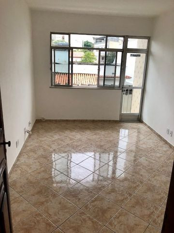 Alugo 2qts (Bairro Araujo) em Vista Alegre, com 2 quartos, Varanda, churrasq - Foto 2