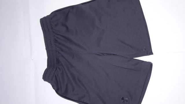 Short Infantil Marca Under Armour Tam5 - Cinza - semi novo - Foto 5