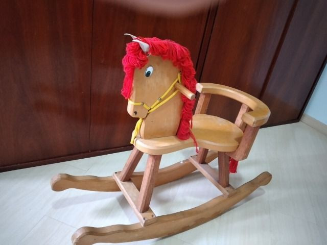 Vendo cavalinho de madeira - Foto 2