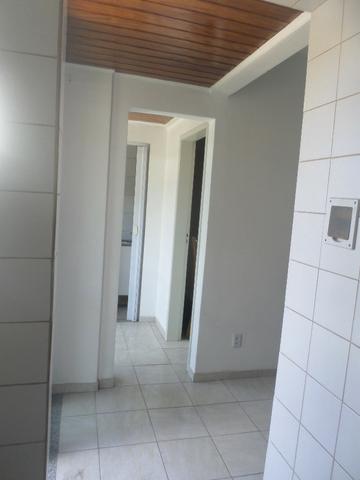 Ondina - Apartamento de quarto e sala com varanda de frente para a Avenida - Foto 17