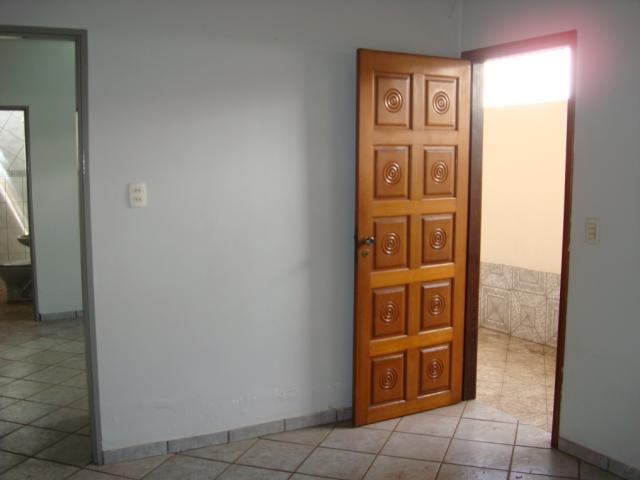 Casa para alugar com 2 dormitórios em Setor coimbra, Goiânia cod:204 - Foto 6
