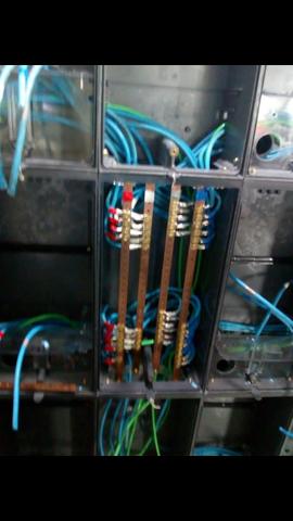 Eletricista de instalação