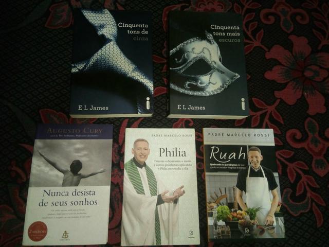 Livros vendo ou troco