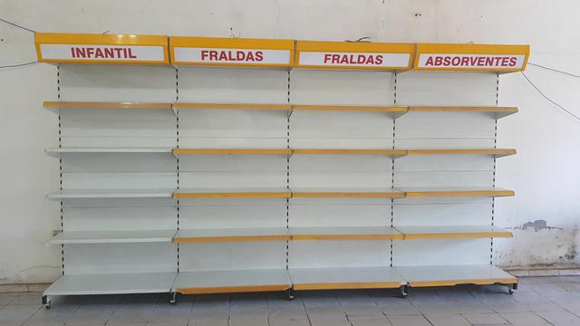 GÔNDOLA PAREDE COM ILUMINAÇÃO