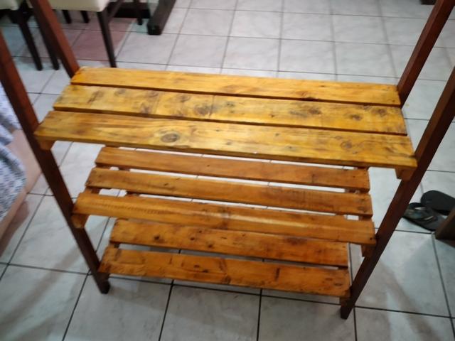 Closet com sapateira em palete - Foto 3