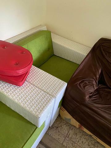 1 Sofá e 2 Poltronas de fibra sintética - Foto 2