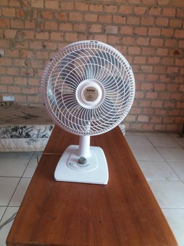 Vendo VENTILADOR ARNO PEQUENO 30cm valor $$ 110. Ligações e watts 98102"3247 - Foto 2