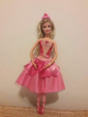 Boneca Barbie e Ken (R$ 30,00 cada)