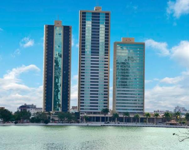Excelência e luxo com 4 suítes + DCE, 3 vagas as margens do açude