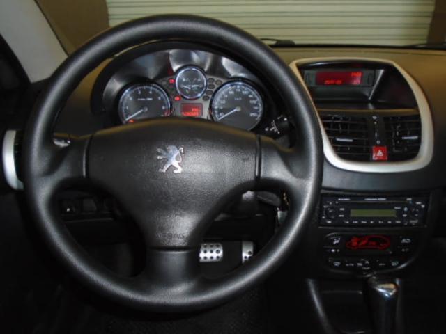 PEUGEOT 207 HATCH XS 1.6 16V FLEX AUTOMÁTICO - Foto 17