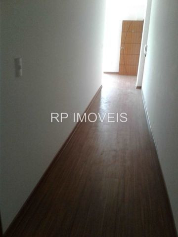 Ótimo Apartamento com 2/4 sendo 1 suíte - Área externa - 2 vagas de garagem - Foto 9