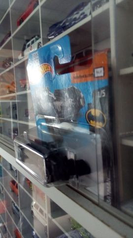 Hot Wheels 2018 -Justice League Batmobile