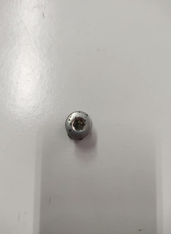 Parafuso fixador do câmbio traseiro C10 dos anos 80/90 em ótimo estado de conservação. - Foto 3