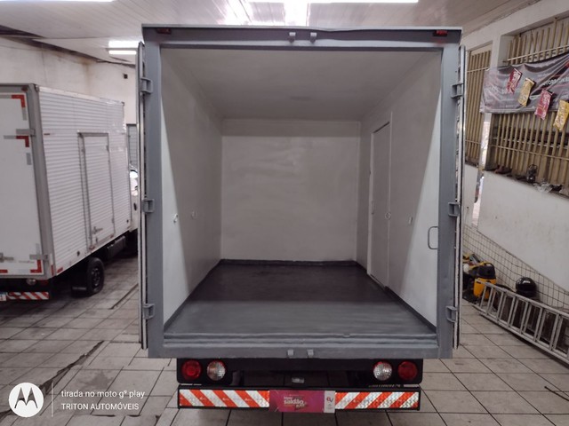 Kia bongo de 2010 a 2022 baú seco isolado  refrigerafo Hyundai HR - Foto 2
