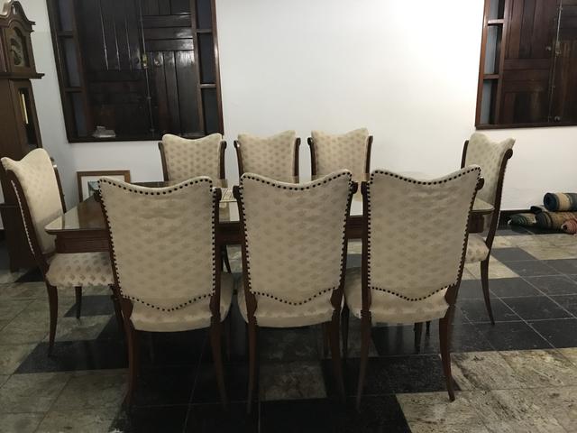 Antiga mesa em imbuia ! Medidas 2m x1m - Foto 3