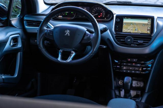 Peugeot 208 Grife 1.6 - Com Teto - Top - Impecável - Foto 6