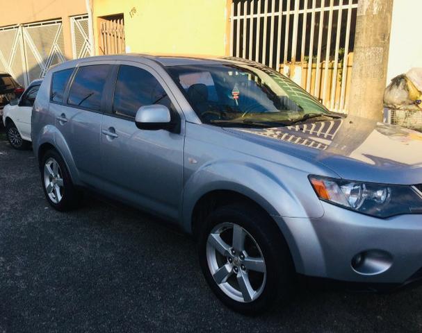 Outlander 3.0 V6 4x4 - Foto 2