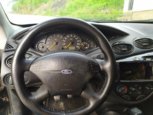 Focus sedan impecável aceito trocas - Foto 5