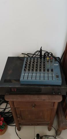 Caixa de som 2 mesa de som 1 e amplificador