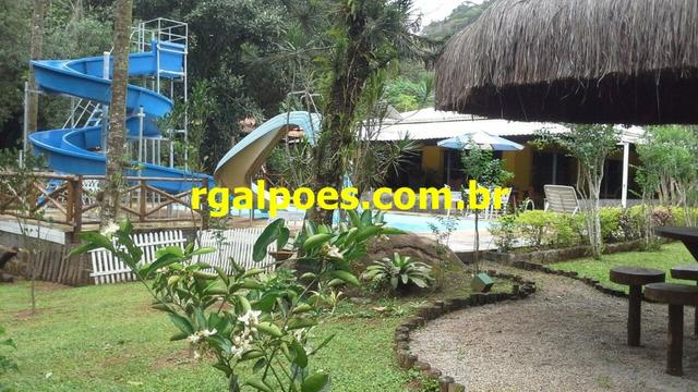 G 1423, Sítio de 2.000m² com piscina, churrasqueira próximo a Rio-Petrópolis - Foto 16