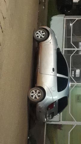 Vendo um carro Ford Ka 2003 pó 3.500 tá atrasado 4 anos troco por moto em dia - Foto 2