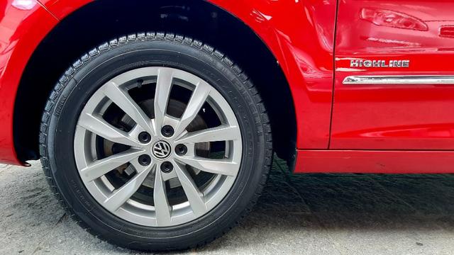 Vw fox GII highline motor 1.6 8v flex 4p vermelho 2014 raridade top - Foto 7