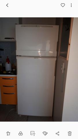 Vendo/Troco geladeira Brastemp frostfree - Foto 3