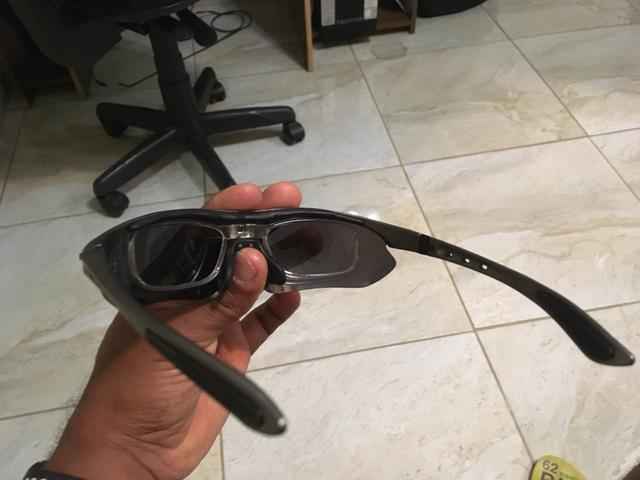 Óculos oakley para prática de esportes - Foto 4