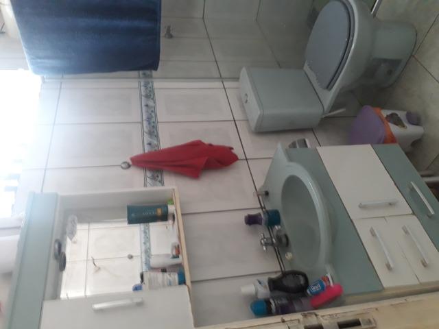 Suíte para solteiro(a) em casa ampla na zona sul, incluso água (dividir aluguel) - Foto 11