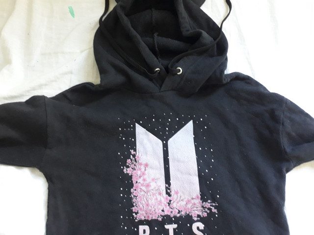 moletom cropped bts