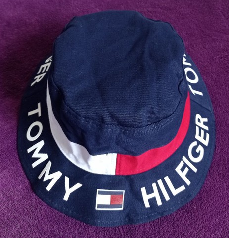 Chapéu Tommy Hilfiger azul escuro dupla face